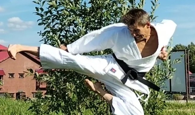 Обложка: Как я поступил в ГЦОЛИФК без документов в конце 80-х