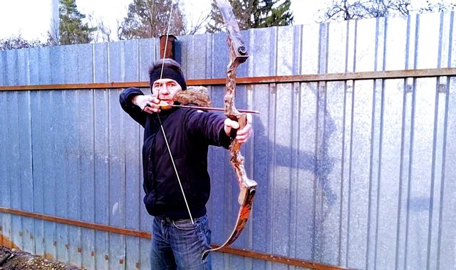 Обложка: Стрельба из лука по грецким орехам