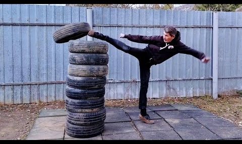 YouTube: Ура маваши-гери. Совершенствуем круговой удар ногой с разворота. Упражнения с шинами по нарастающей