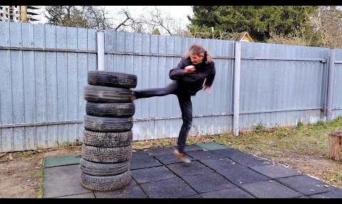 YouTube: Удар ногой в прыжке с разворота. Упражнения с шинами по нарастающей сложности.